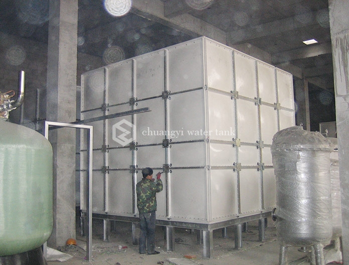 A construction site in taiyuan, Shanxi Province - fiberglass water tank